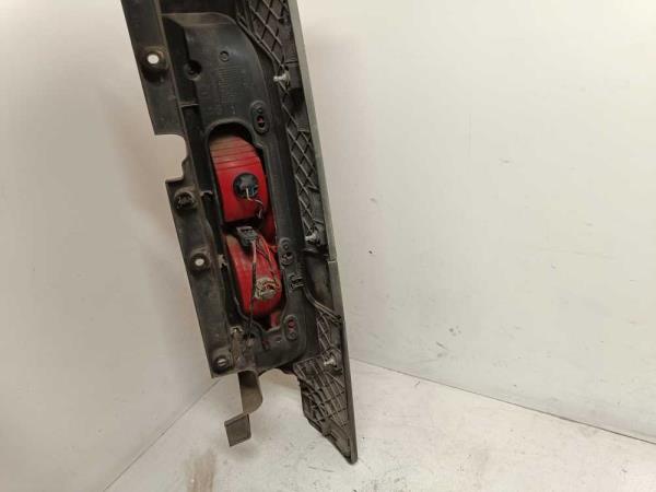 FEU ARRIERE GAUCHE RENAULT TRAFIC, OPEL VIVARO, NISSAN PRIMASTAR 06/2009-2014 - Vue 2